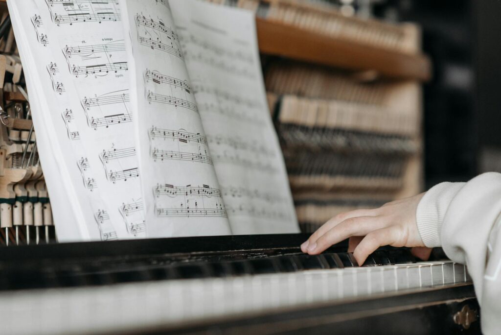 Apprendre le solfège piano méthodes, — partition de piano avec notes