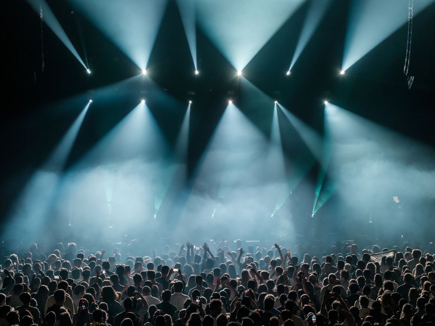 Vieilles Charrues 2025 programme, billetterie — foule festival de musique scène éclairages
