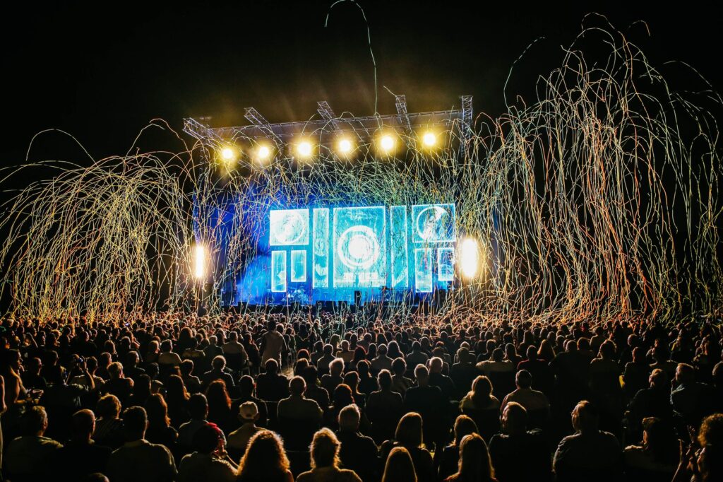 Festival Beauregard 2026 programmation, lieu, — foule festival musique scène extérieure