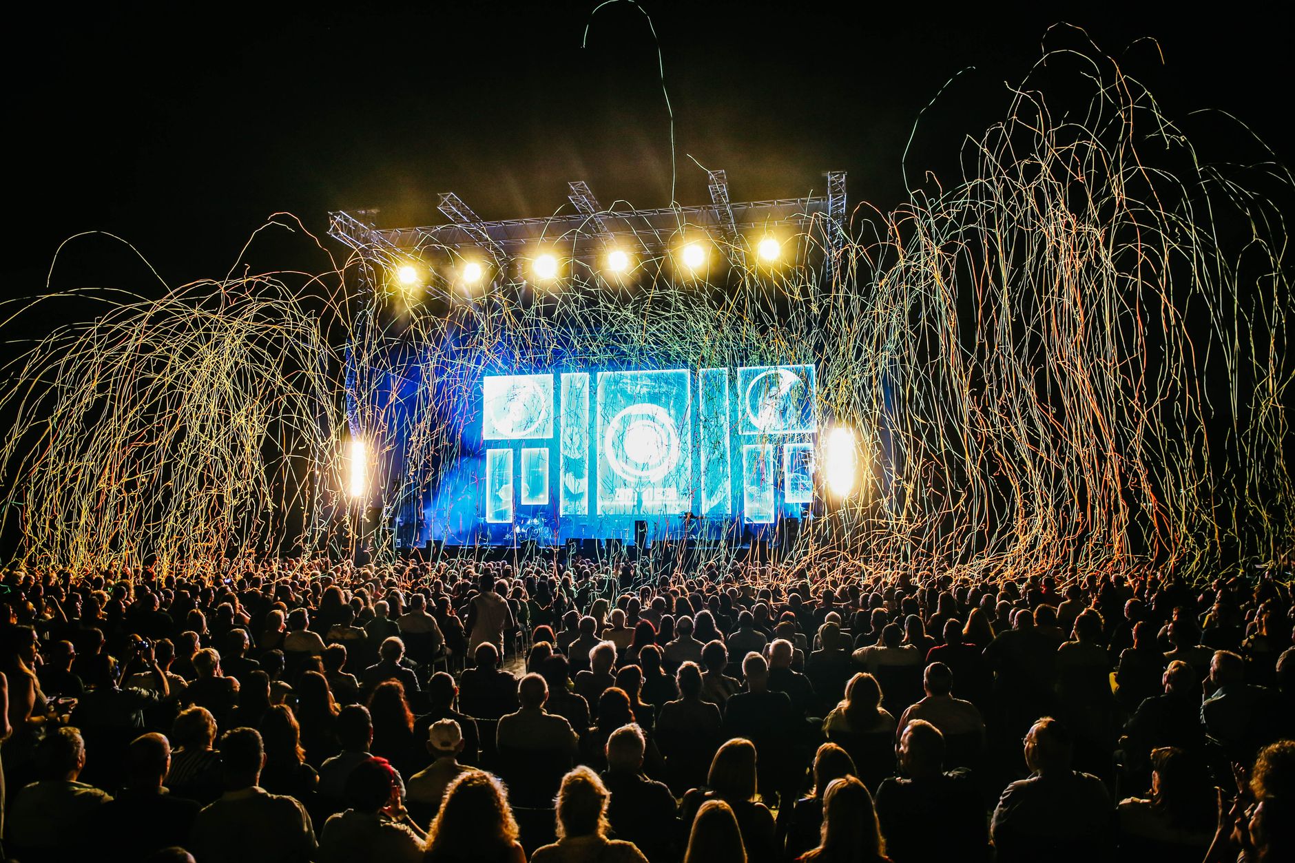 Festival Beauregard 2026 programmation, lieu, — foule festival musique scène extérieure