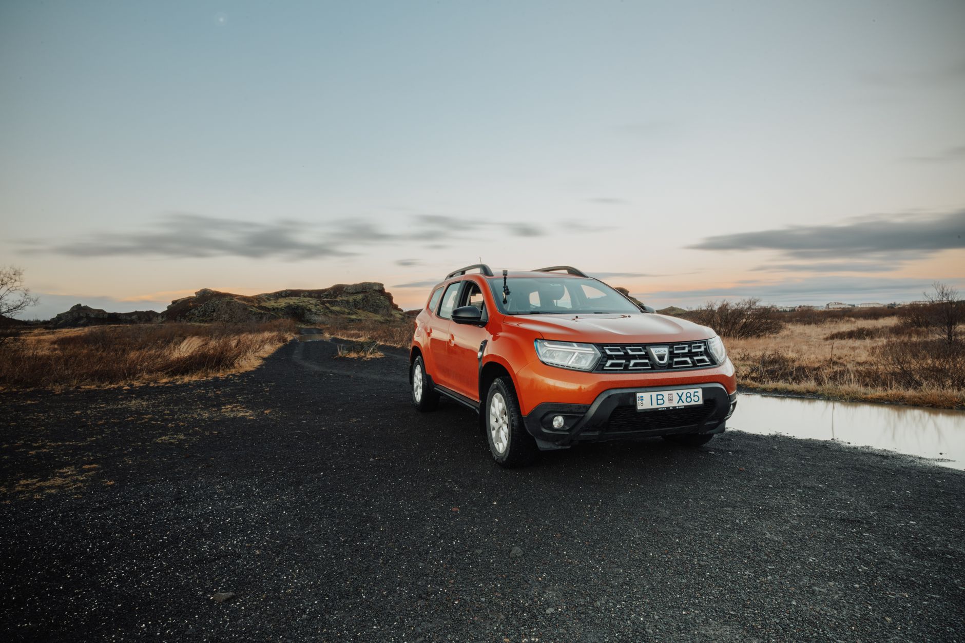 Musique de la pub Dacia — modèles de voiture Dacia sur route